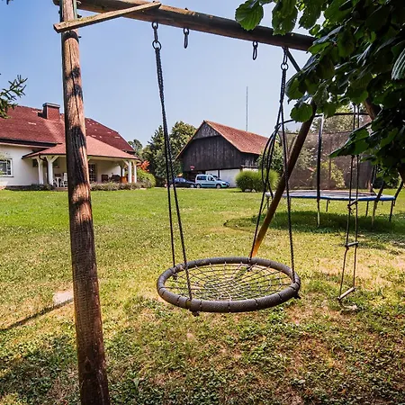 Slavc With 4 Bedrooms Ferienhaus Brežice